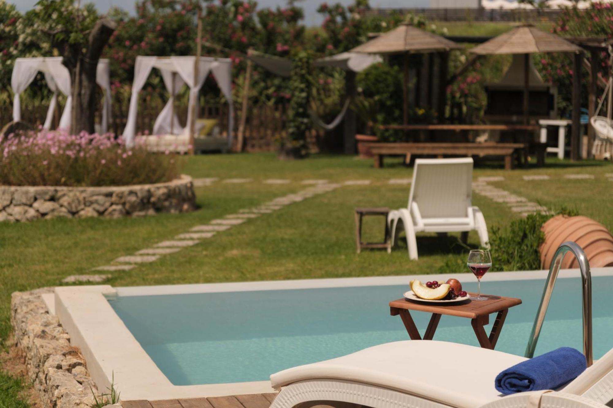 Margarita'S Luxury Suites Agios Stefanos Avliotes  Ngoại thất bức ảnh